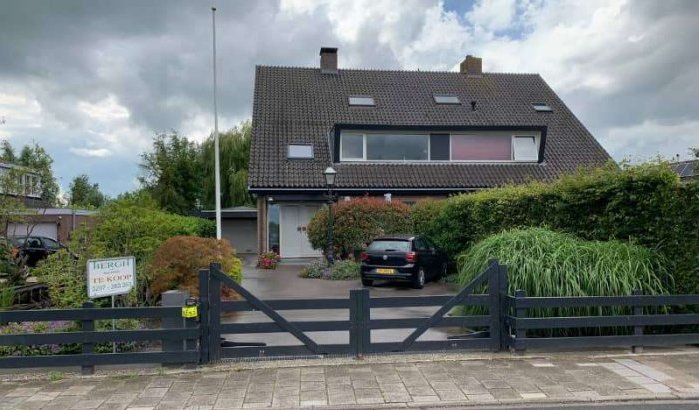 Villa voetballer Mimoun Mahi staat te koop