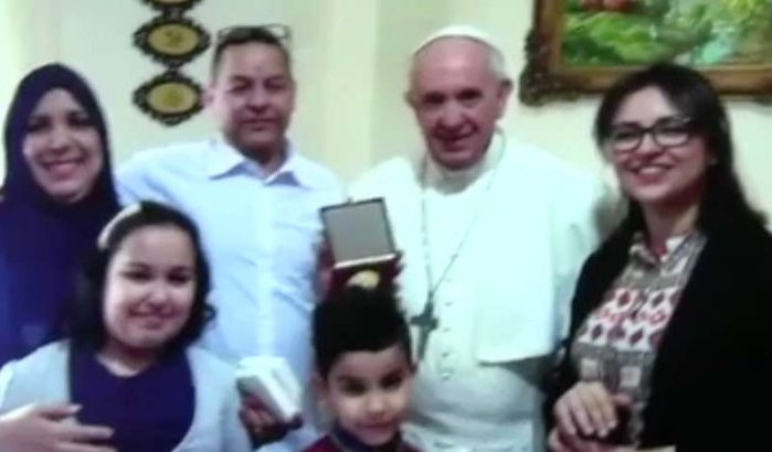 Paus Franciscus bezoekt Marokkaans gezin in Italië (video)