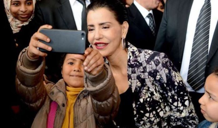 Selfies met Lalla Meryem op meeting voor vrouwen en kinderen (foto's)