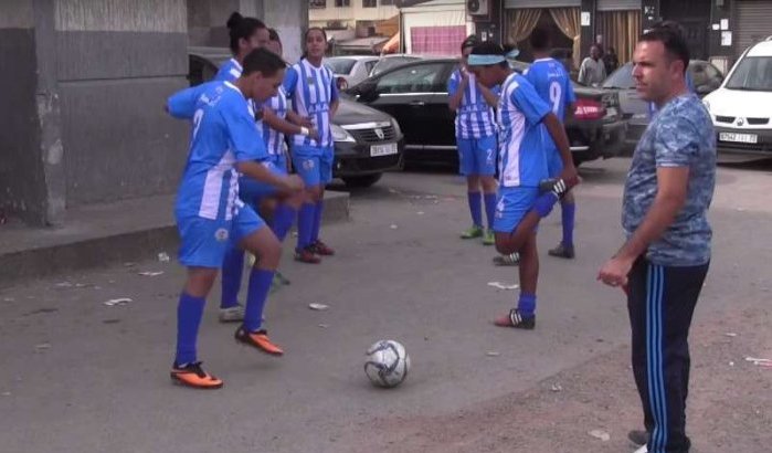 Geen stadion voor vrouwenteam AS FAR, speelsters trainen op straat (video)