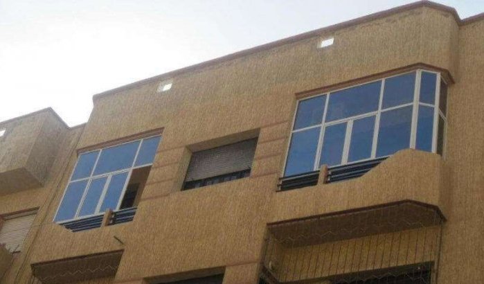 Marokko: vrouw gooit baby van gebouw na breuk