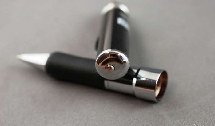 Belgische Marokkaan filmt corrupte ambtenaren met pen camera
