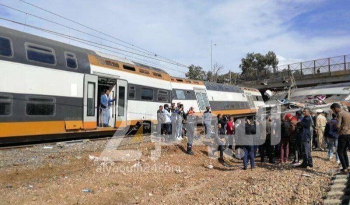 Foto's ontsporing trein in Marokko
