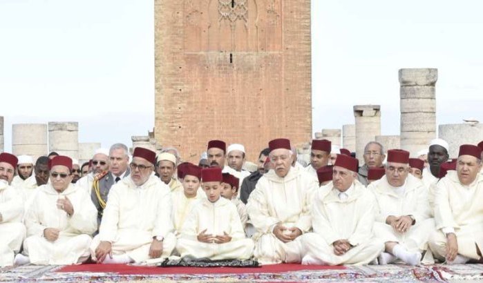 Kroonprins Moulay Hassan leidt regengebed