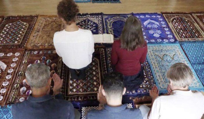 Frankrijk: vrouwelijke imam leidt voor het eerst gemengd gebed