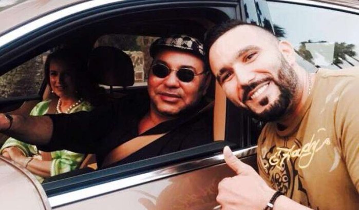 Algerijnse zanger Reda Taliani met Mohammed VI op de foto