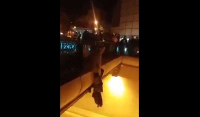 Tanger: man wil zelfmoord plegen, getuigen grijpen in (video)