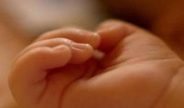 Bedelaarster koopt baby voor 500 dirham in Sidi Slimane