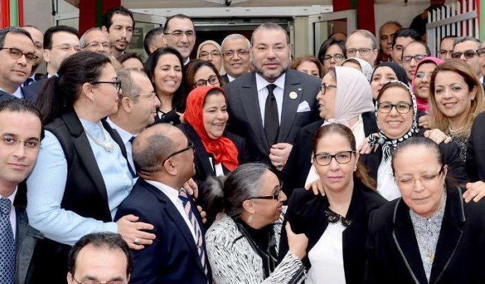 Foto's: Mohammed VI bezoekt consulaat van Marokko in Frankrijk
