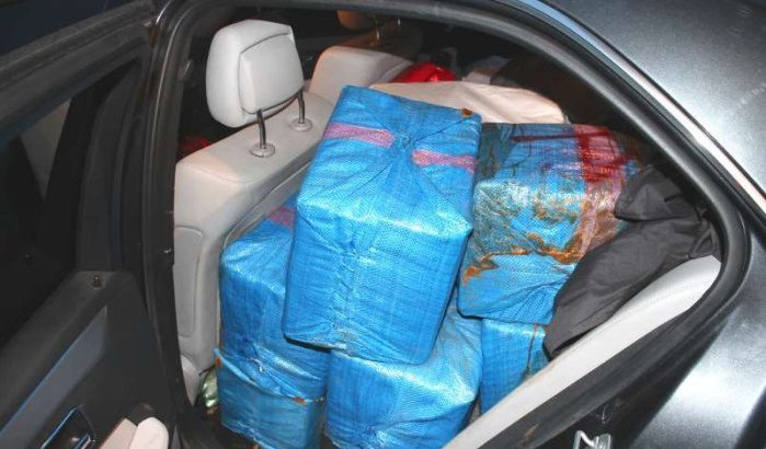 Man laat auto met 2,5 ton hasj achter in Tanger