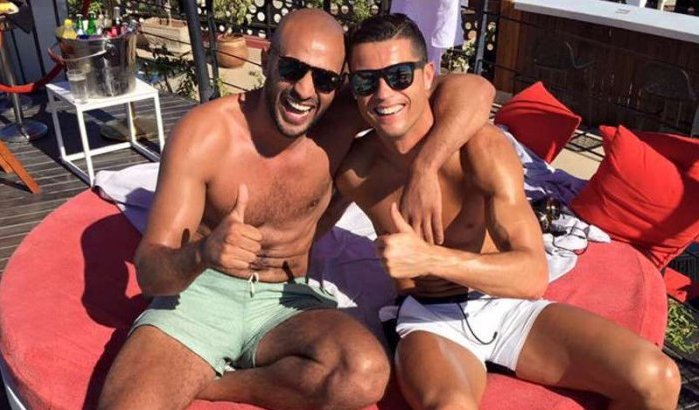 Badr Hari deelt vakantiekiekjes met Ronaldo