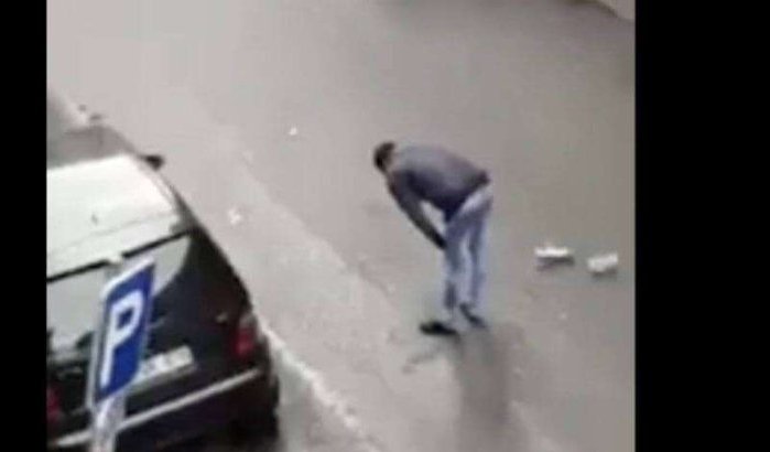 België: moslim die werd gearresteerd na gebed op straat overleden (video)