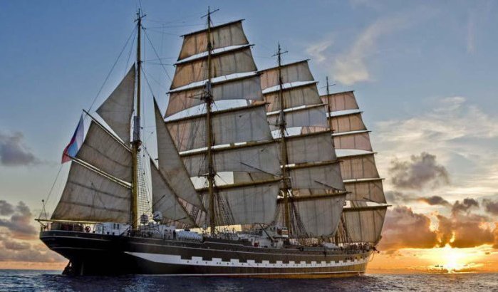 Indrukwekkend Russisch zeilschip meert aan in Agadir