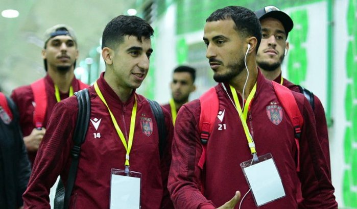 Algerijnse voetballers maken zich belachelijk in Marokko