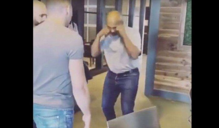 Mike Tyson geeft advies aan Ottman Azaitar (video)