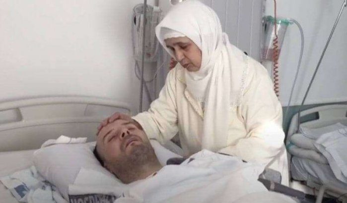 Marokkaanse vrouw waakt al 5 jaar over zoon in coma in Sebta (video)