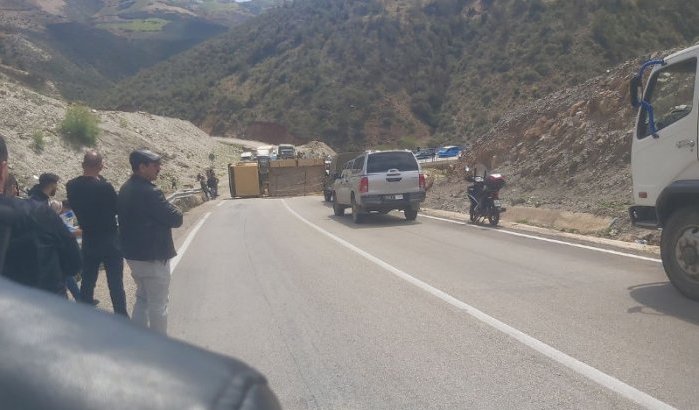 Legervoertuig kantelt tussen Al Hoceima en Tetouan, soldaten gewond