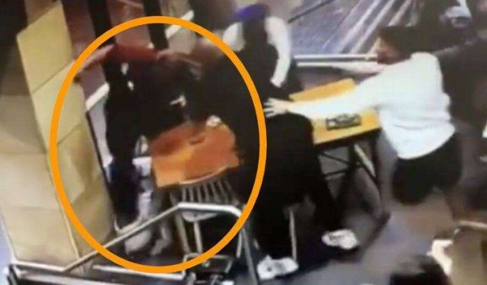 Zwangere moslima zwaar mishandeld in café (video)