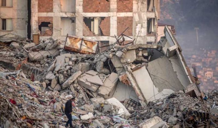 Marokkaanse dodental aardbeving Turkije stijgt naar 13