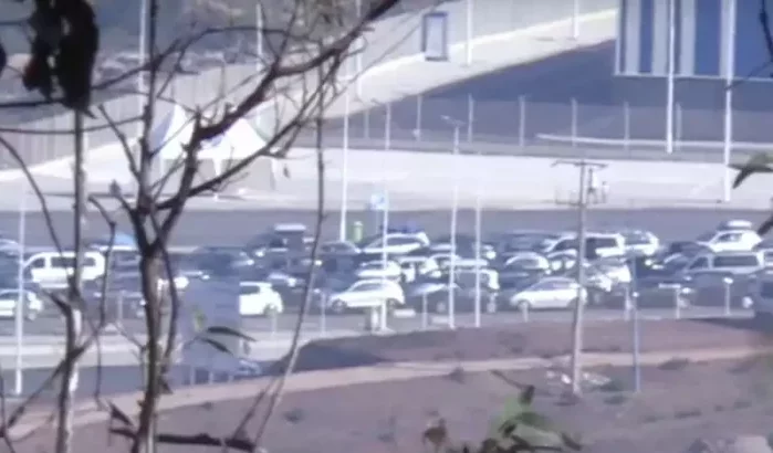 Chaos bij grens Sebta (video)