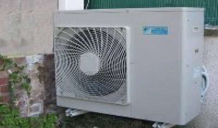 De warmte veroorzaakt een record van stroomverbruik 