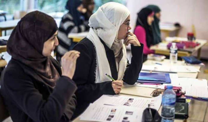 België: "Hoofddoek in hoger onderwijs niet acceptabel"