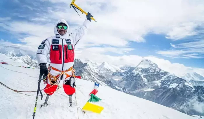Man met geamputeerde benen beklimt Toubkal én Everest