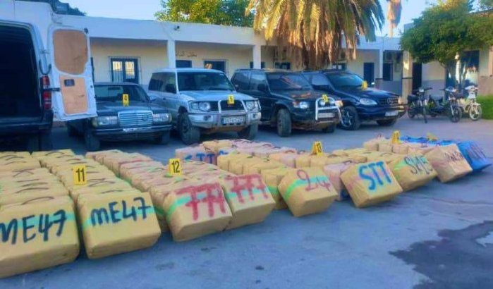 Inbeslagname 4 ton drugs en wapens in Driouch (foto's)