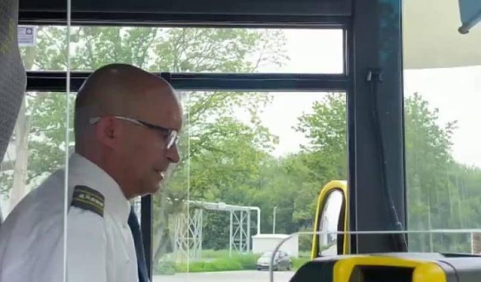 Te kleine Rachid is gezicht van buschauffeurscampagne De Lijn