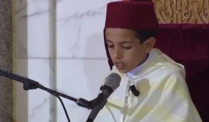 Kind reciteert Koran in Hassan II moskee voor Laylat Al-Qadr (video)