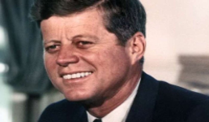 Koning Mohammed VI laat krans leggen bij graf John F. Kennedy