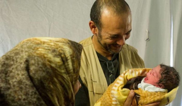 Marokkaanse arts geeft gratis kliniek voor vluchtelingen op 