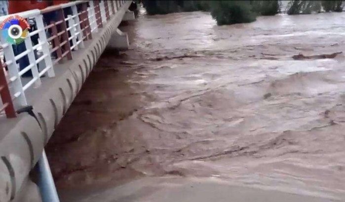 Zware regenval in Tinghir: stad vernield door overstromingen (video)