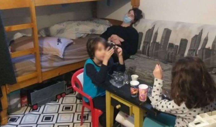 Mounia woont met haar man en drie kinderen in 12 m2 in Parijs