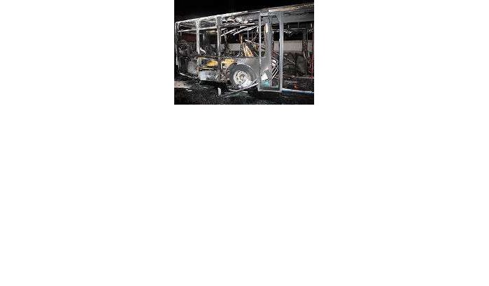 Openbaarvervoer bus Rabat vat vuur 