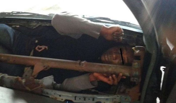Auto forceert grensovergang Sebta