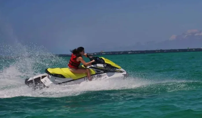 Marokkaanse stad verbiedt jetski's na aanrijding meisje