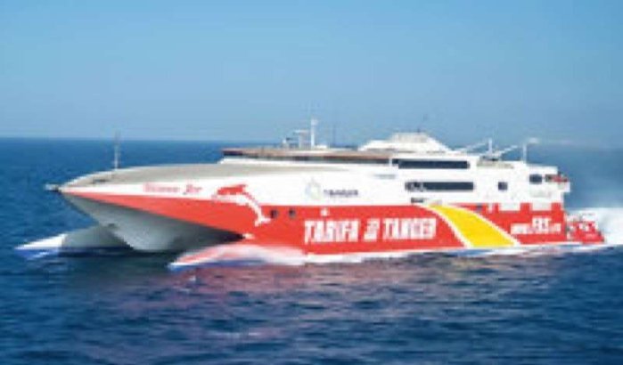 Boot Tarifa-Tanger vast op zee door vluchtelingen