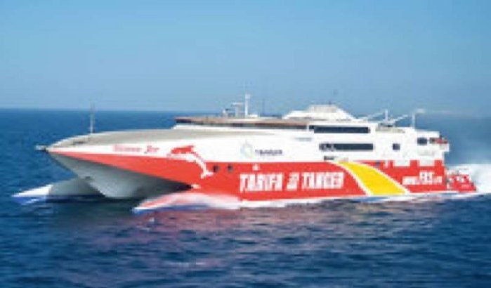 Boot Tarifa-Tanger vast op zee door vluchtelingen