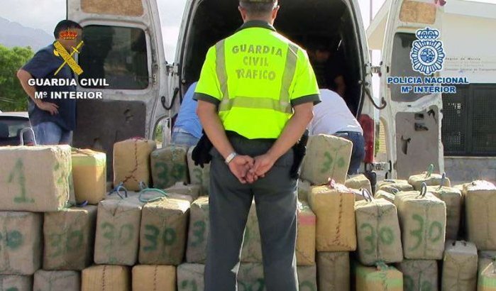 Spaanse politie neemt 2,5 ton hasj uit Marokko in beslag (video)