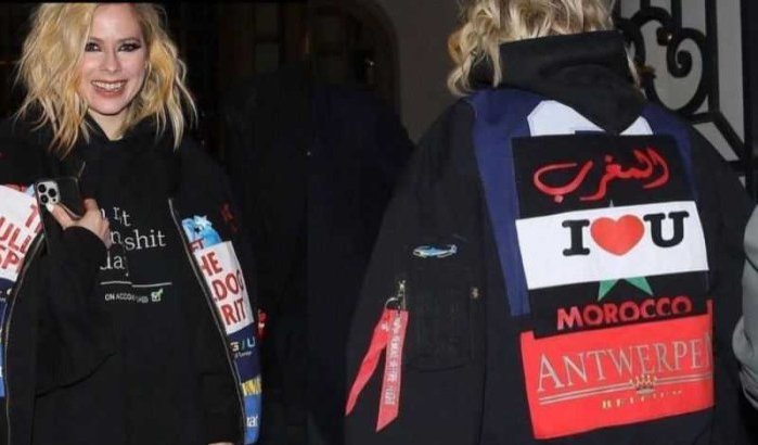 Avril Lavigne met Morocco-hoodie in Parijs