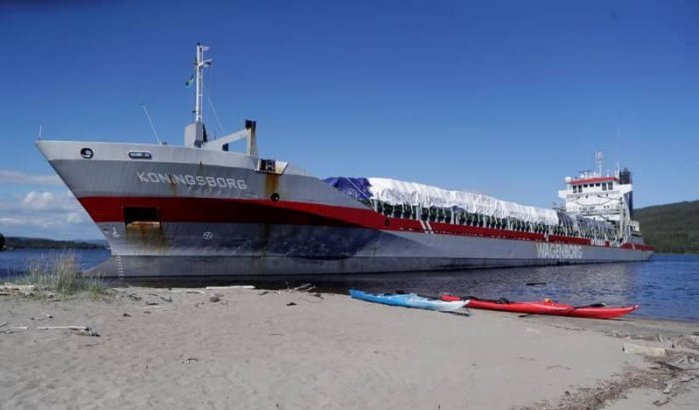 Nederlands vrachtschip op weg naar Marokko loopt vast in Zweden