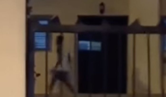 Chaos bij politiebureau in Marokko: beelden gaan viral
