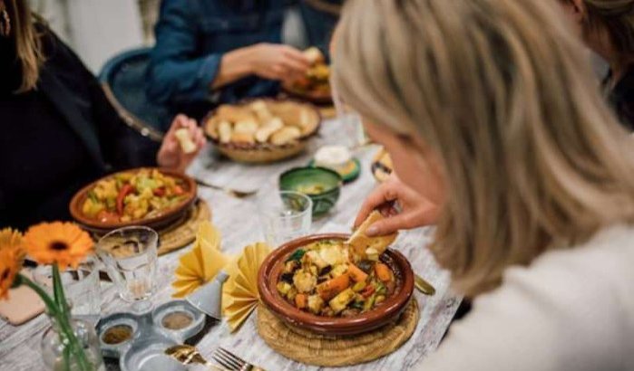 Nora laat Nederlanders van magie van Marrakech proeven