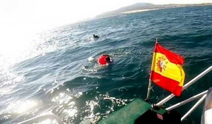 Marokkaan en jonge neef op zee gered door Spaanse hulpdiensten
