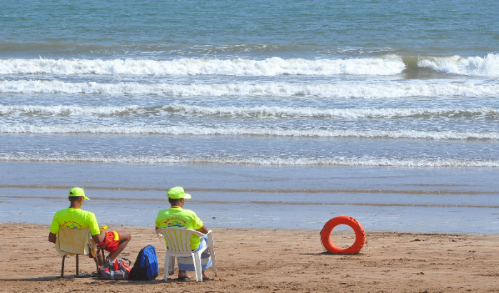 Dief op heterdaad betrapt op strand in Marokko