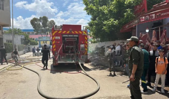 Grote brand door telefoonlader in Tanger