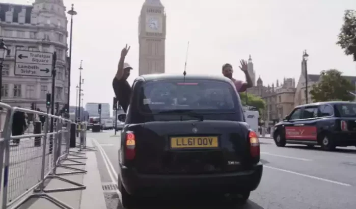 Met de taxi van Engeland naar Marokko: een ervaring van 10.000 dollar (video)