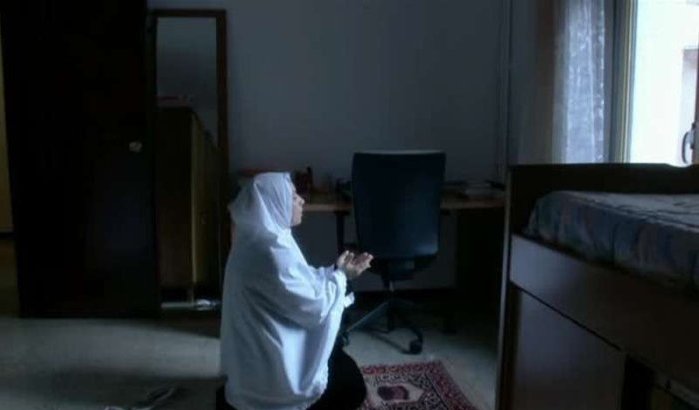 Naima bedreigd door racistische buurtbewoners (video)