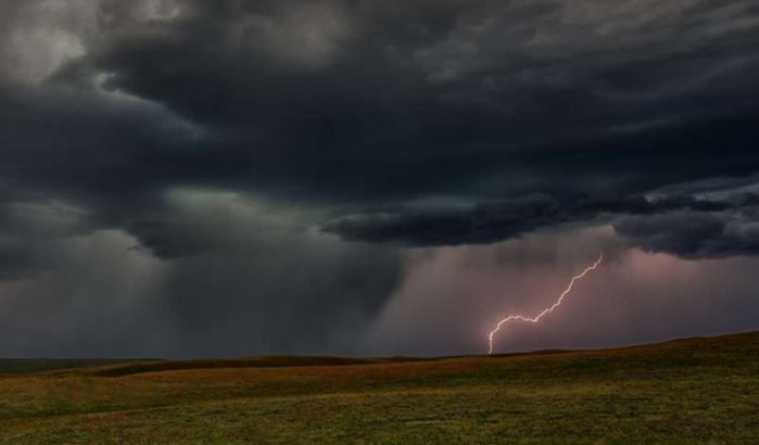 Een dode en zestig gewonden door storm in Marokko